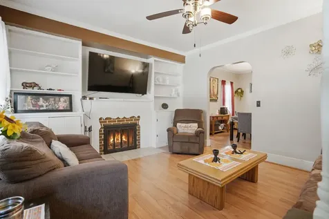 2175 18TH Street East Moline IL 61244