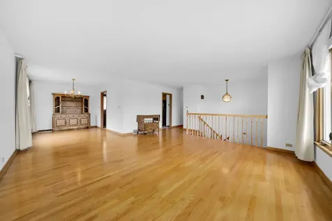 773 Madelyn Drive Des Plaines IL 60016