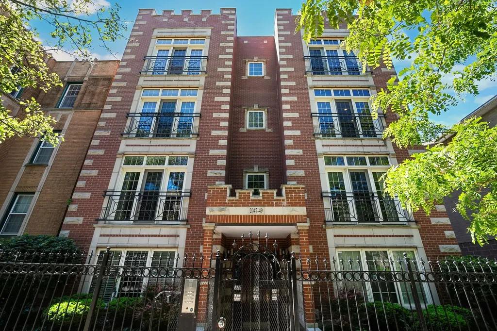2049 West Morse Avenue Chicago IL 60645