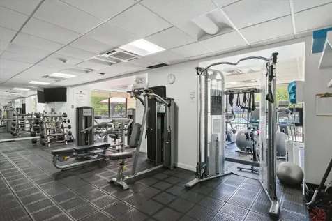 3930 North Pine Grove Avenue Chicago IL 60613