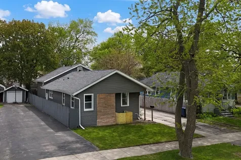 127 North Victory Street Waukegan IL 60085
