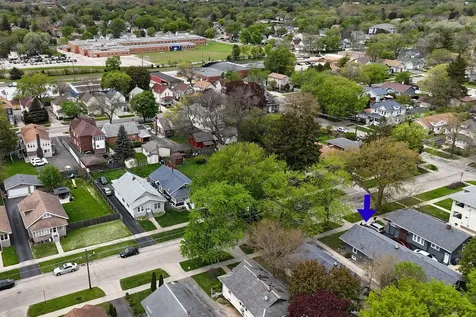 127 North Victory Street Waukegan IL 60085