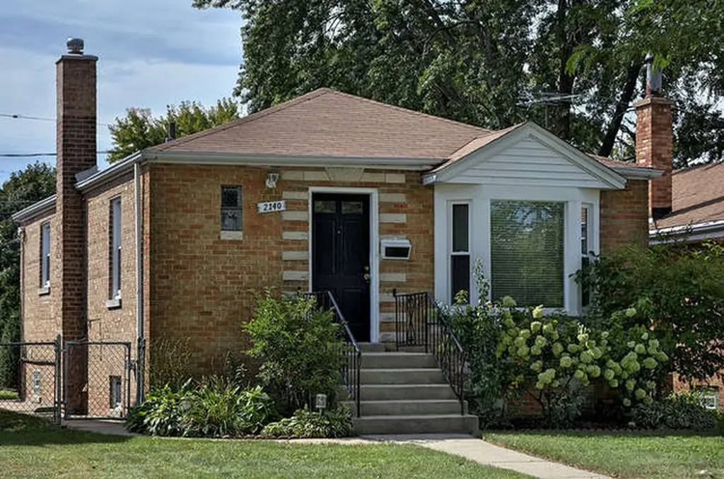 2140 Dobson Street Evanston IL 60202