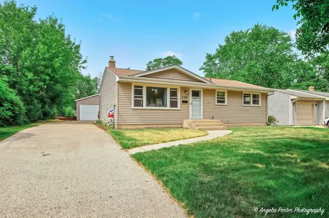 348 W. Oriole Trail Cary IL 60013