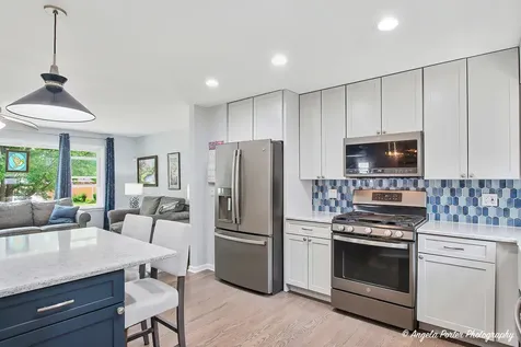 348 W. Oriole Trail Cary IL 60013
