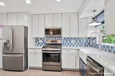 348 W. Oriole Trail Cary IL 60013