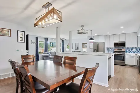 348 W. Oriole Trail Cary IL 60013