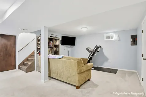 348 W. Oriole Trail Cary IL 60013