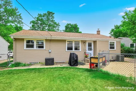 348 W. Oriole Trail Cary IL 60013
