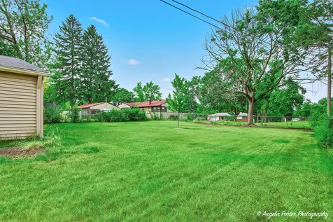 348 W. Oriole Trail Cary IL 60013