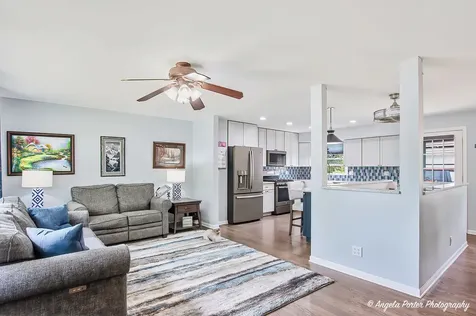 348 W. Oriole Trail Cary IL 60013