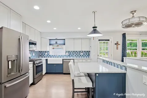 348 W. Oriole Trail Cary IL 60013
