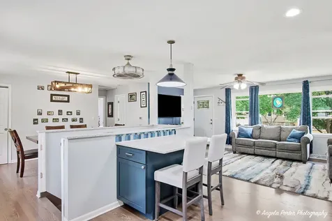 348 W. Oriole Trail Cary IL 60013