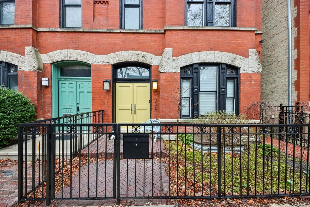 1936 North Hudson Avenue Chicago IL 60614