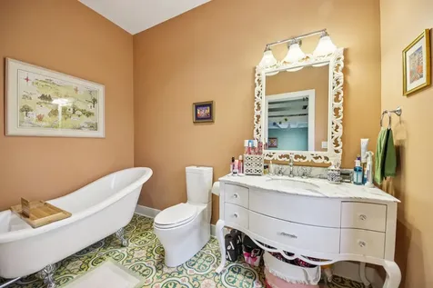1936 North Hudson Avenue Chicago IL 60614