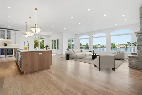 9609 Reding Circle Des Plaines IL 60016