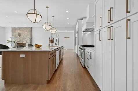 9609 Reding Circle Des Plaines IL 60016