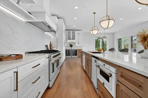 9609 Reding Circle Des Plaines IL 60016