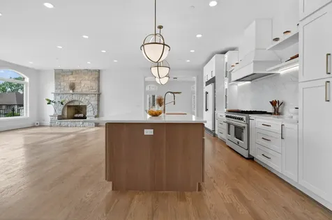 9609 Reding Circle Des Plaines IL 60016