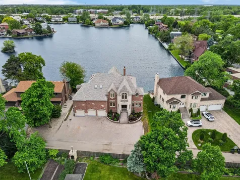 9609 Reding Circle Des Plaines IL 60016