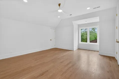9609 Reding Circle Des Plaines IL 60016