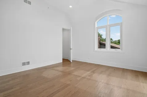 9609 Reding Circle Des Plaines IL 60016