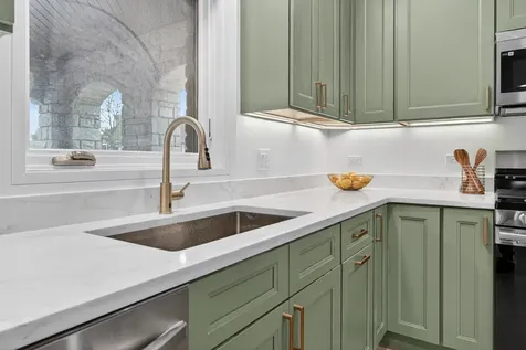 9609 Reding Circle Des Plaines IL 60016