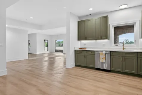 9609 Reding Circle Des Plaines IL 60016