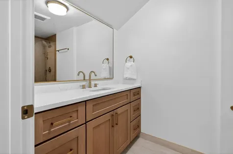 9609 Reding Circle Des Plaines IL 60016