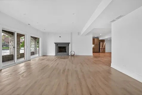 9609 Reding Circle Des Plaines IL 60016