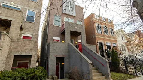 1423 West Melrose Street Chicago IL 60657