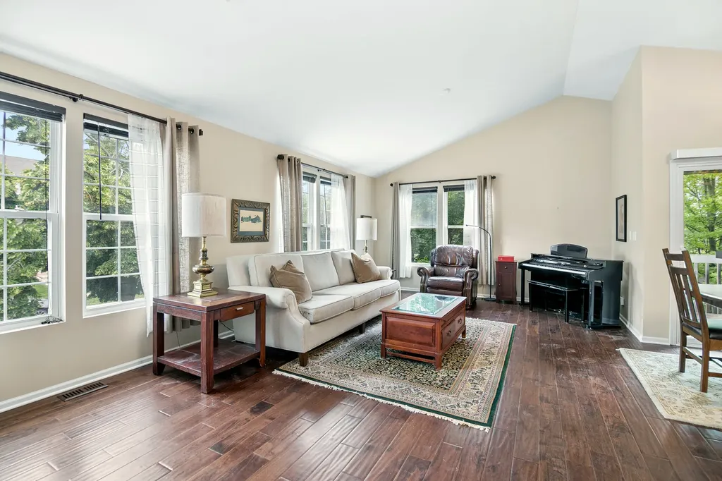 518 Conservatory Lane Aurora IL 60502
