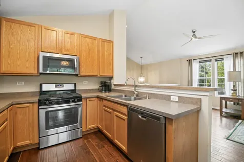 518 Conservatory Lane Aurora IL 60502