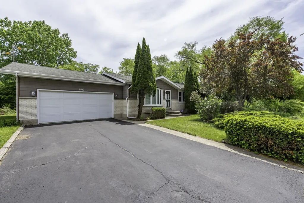 2417 Lydia Avenue Zion IL 60099
