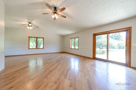 1516 West Reiche Lane Mchenry IL 60051