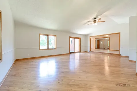 1516 West Reiche Lane Mchenry IL 60051