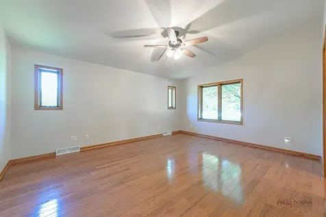 1516 West Reiche Lane Mchenry IL 60051