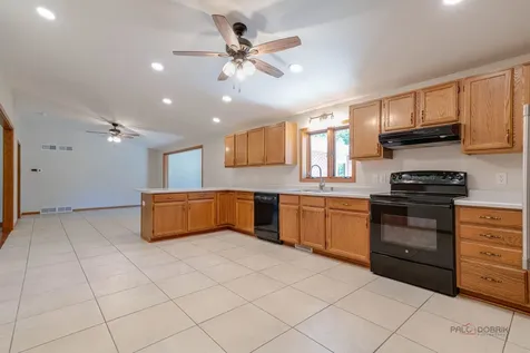 1516 West Reiche Lane Mchenry IL 60051
