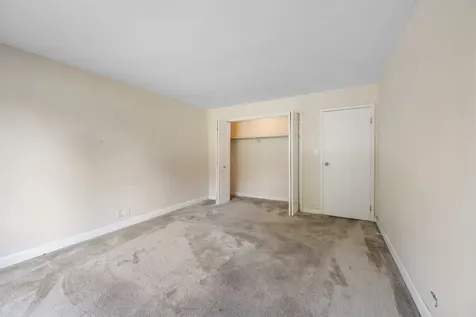1605 East Central Road Arlington Heights IL 60005