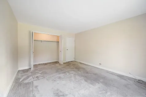 1605 East Central Road Arlington Heights IL 60005