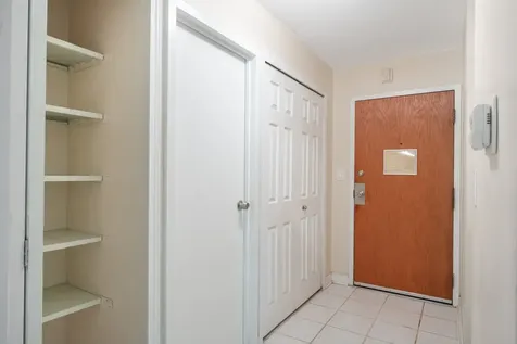 1605 East Central Road Arlington Heights IL 60005