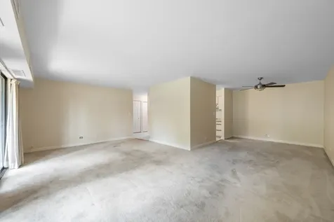1605 East Central Road Arlington Heights IL 60005