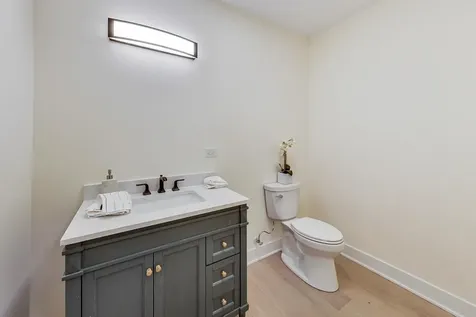 1644 North Troy Street Chicago IL 60647