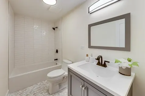 1644 North Troy Street Chicago IL 60647