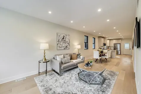 1644 North Troy Street Chicago IL 60647