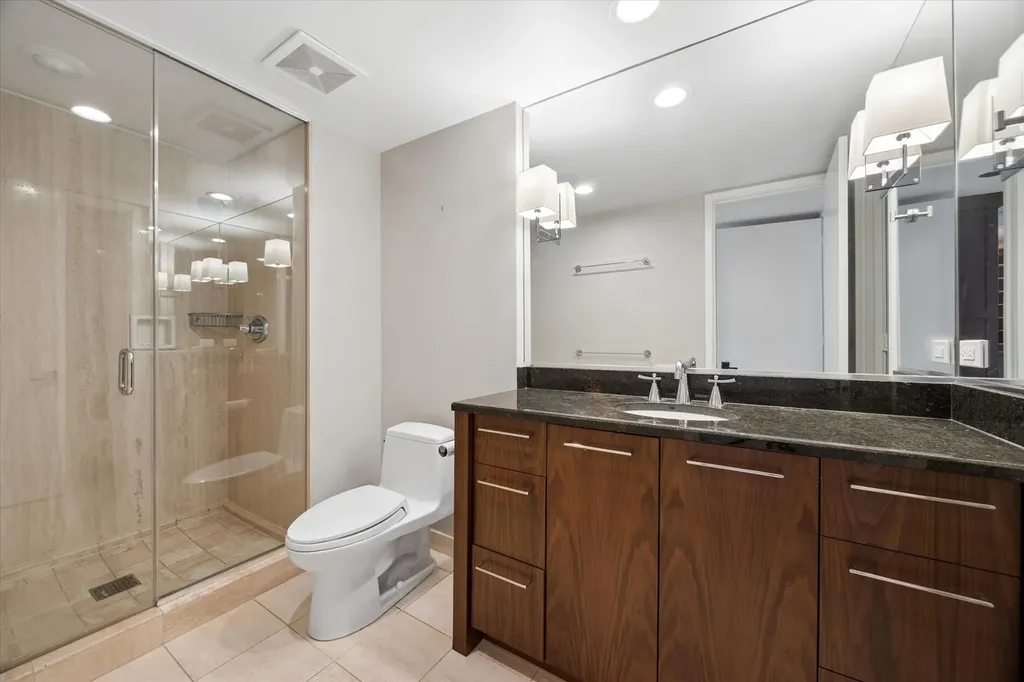 950 North Michigan Avenue Chicago IL 60611