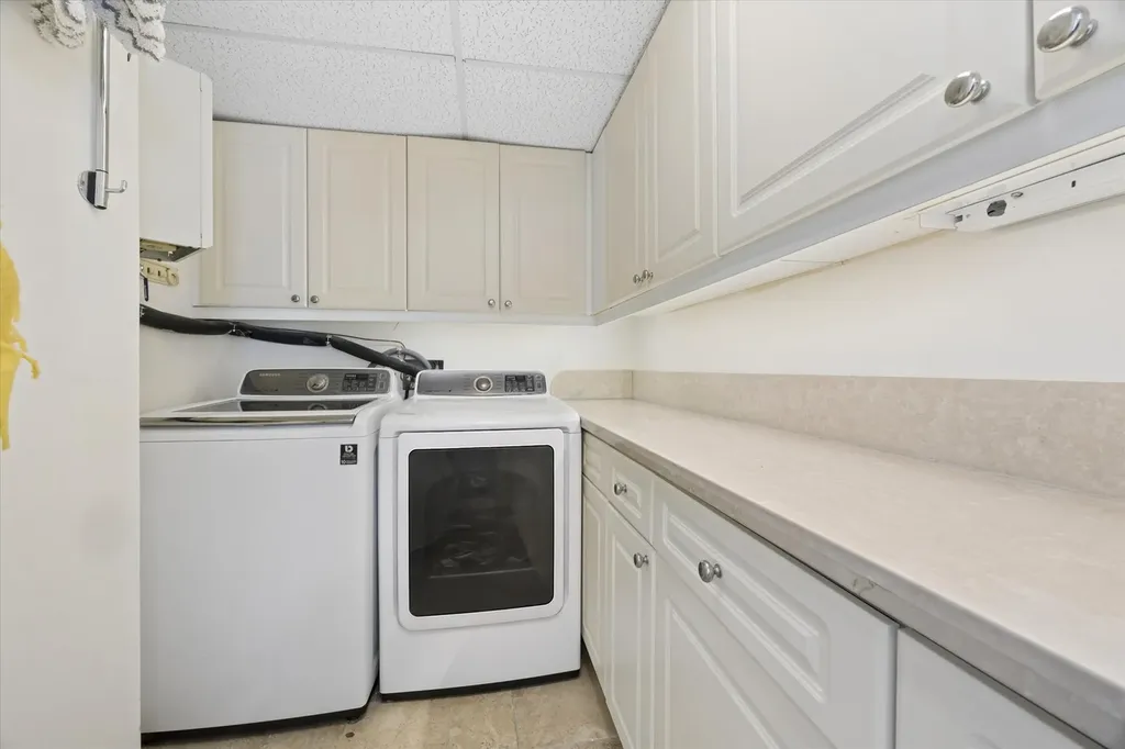 950 North Michigan Avenue Chicago IL 60611