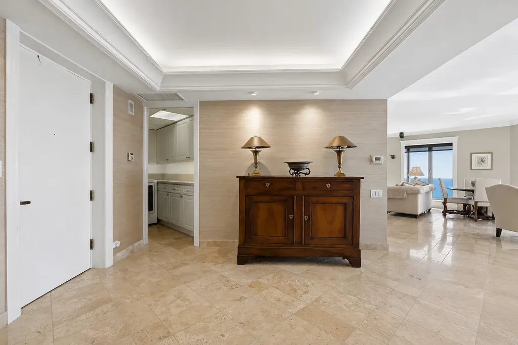 950 North Michigan Avenue Chicago IL 60611