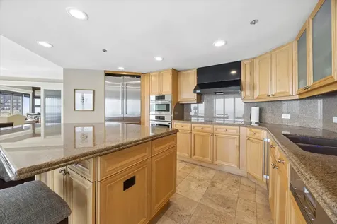 950 North Michigan Avenue Chicago IL 60611