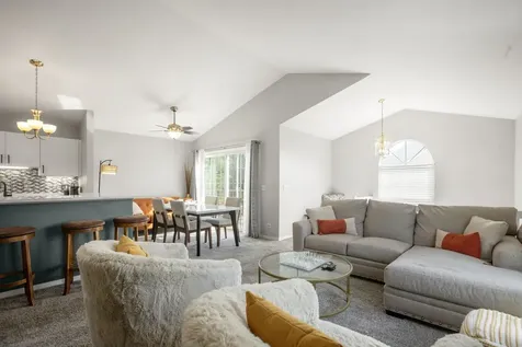 401 Le Parc Circle Buffalo Grove IL 60089